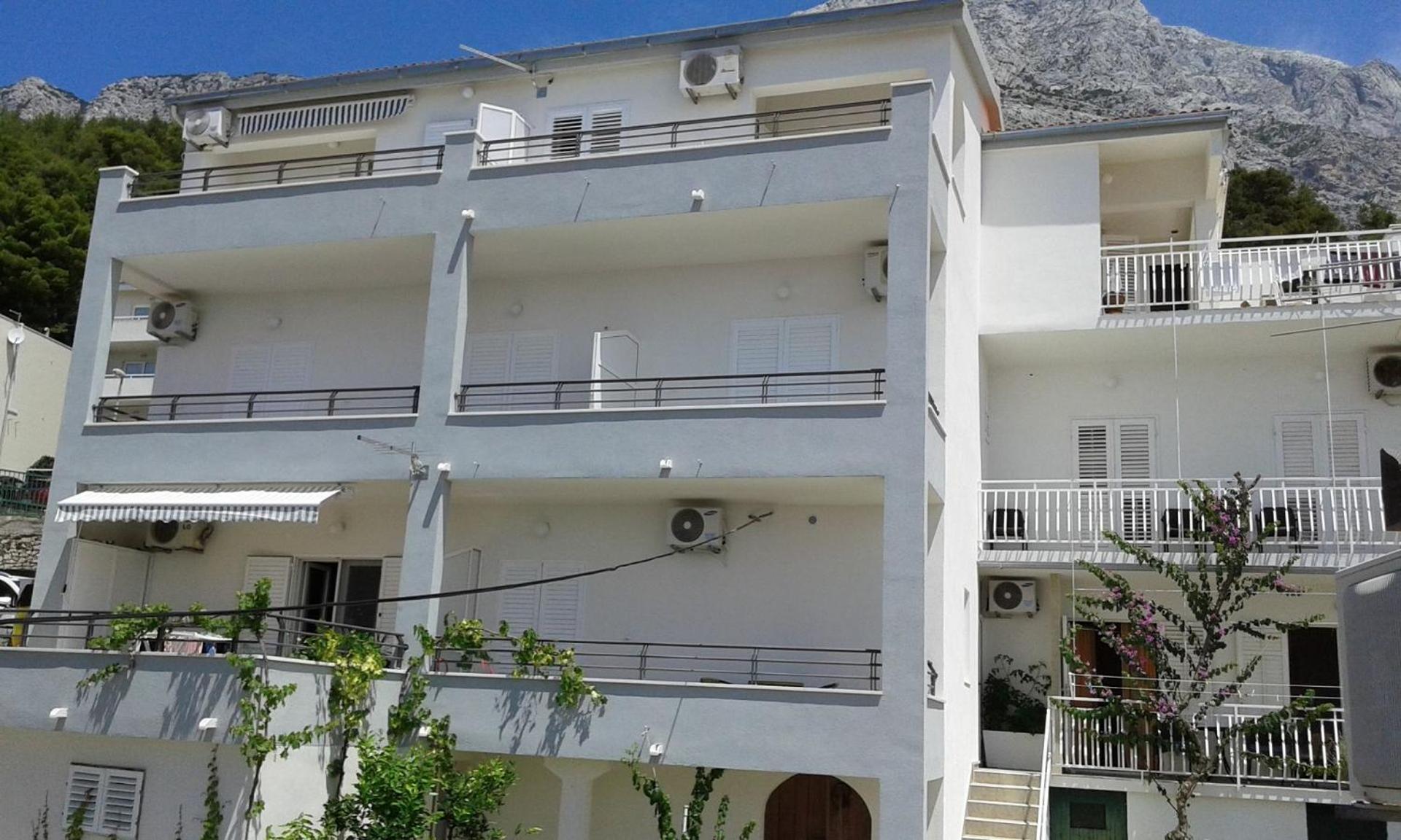 Apartments Josip Baška Voda Exterior foto